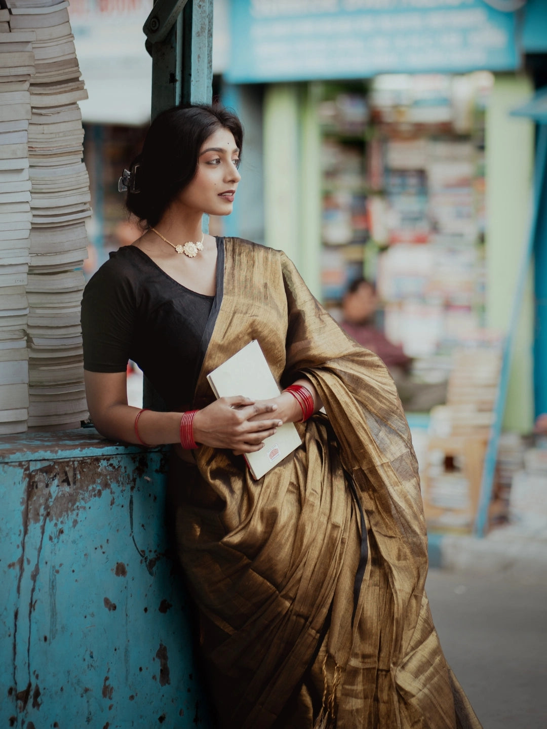 Swarnika | Gold Handloom Tissue Saree