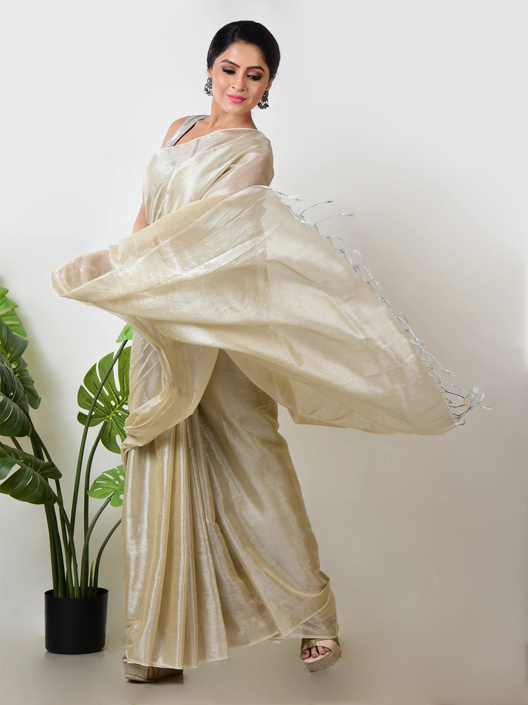 Creamy Glow | Ivory Handloom Tissue Saree