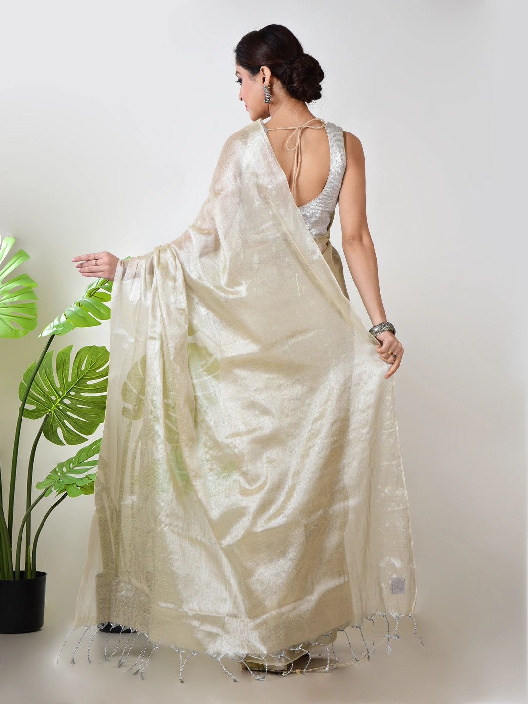 Creamy Glow | Ivory Handloom Tissue Saree
