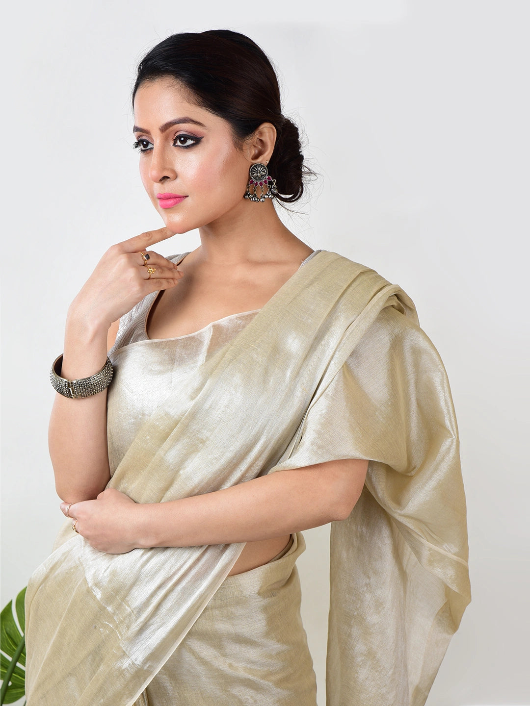 Creamy Glow | Ivory Handloom Tissue Saree