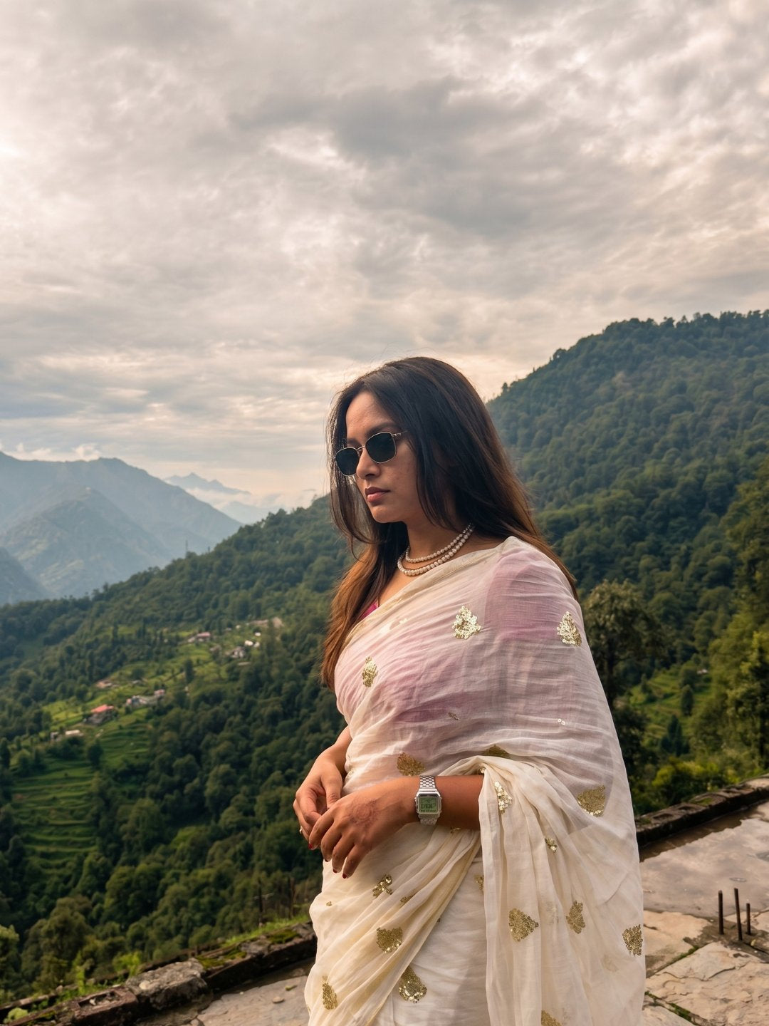 Aakar Withe Cotton Saree with Tasseled Pallu