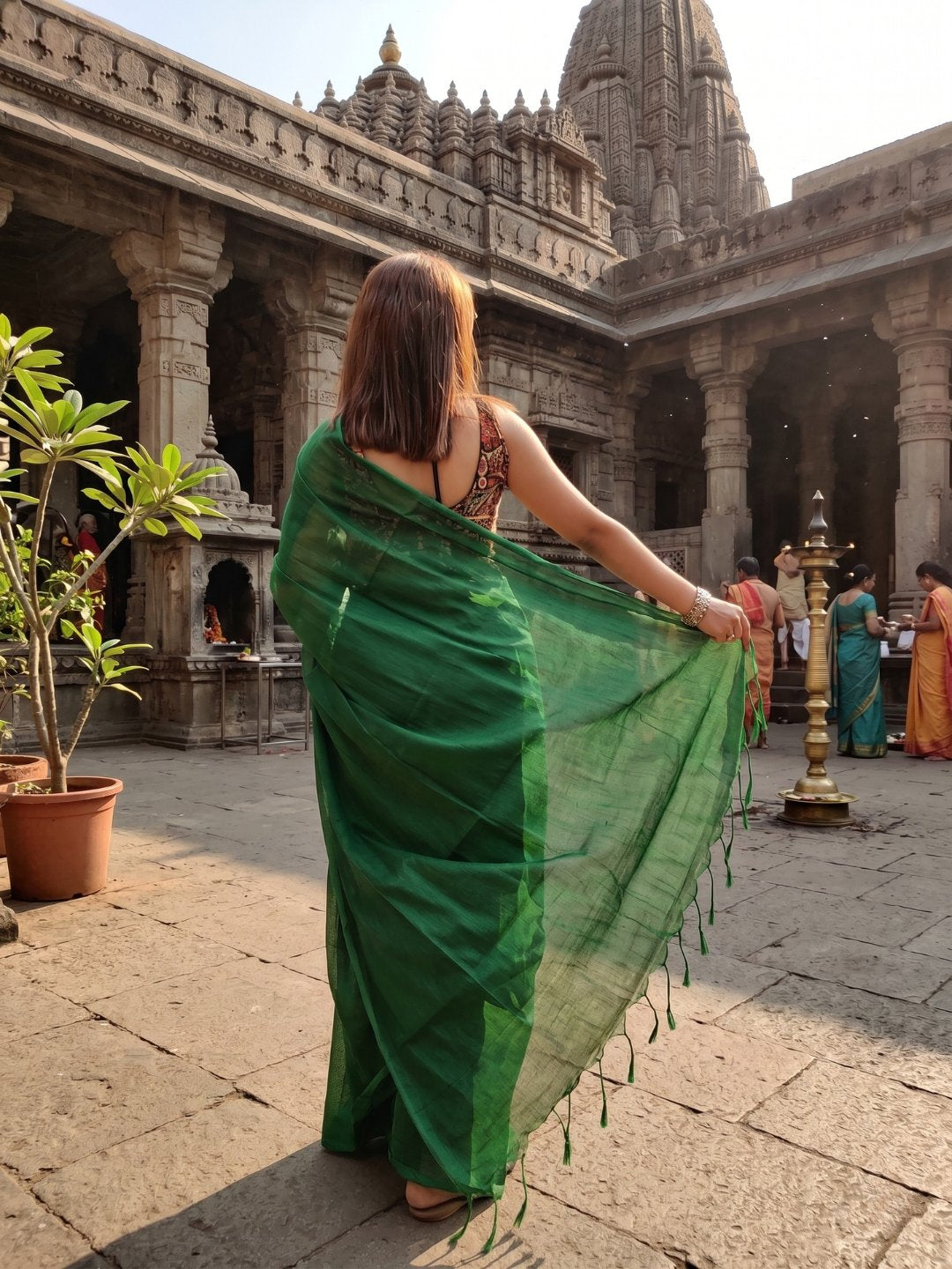 Mehndi Noor | Bottle Green Handloom Tissue Saree