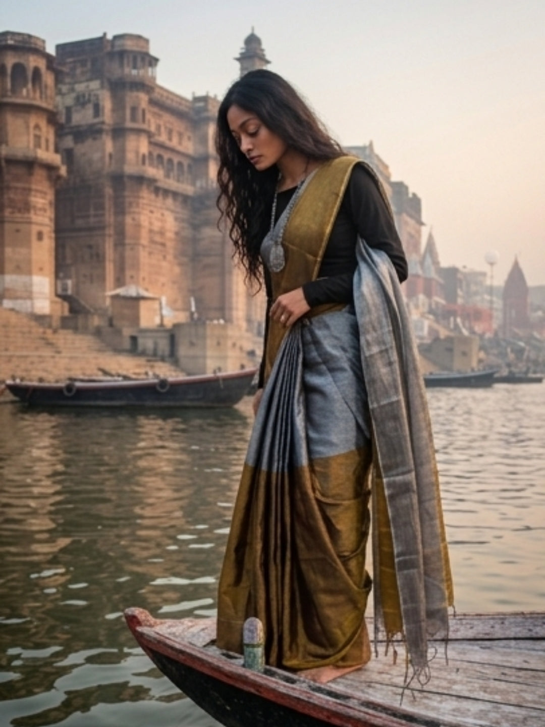 Swarna Chaand | Gold & Silver Handloom Tissue Saree