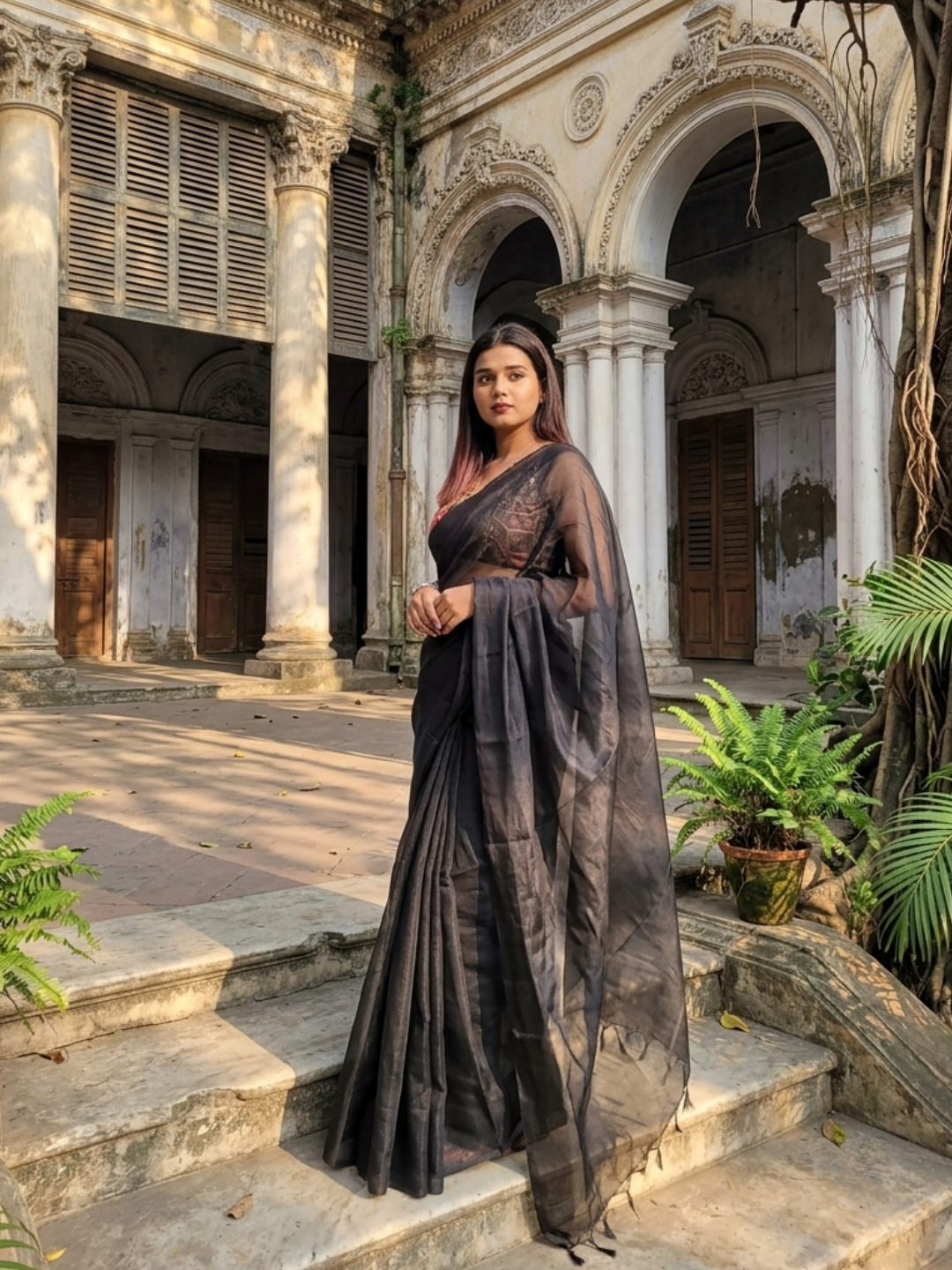 Aakar Black Handloom Tissue Saree for Women | Lightweight Shimmer Partywear Saree with Unstitched Blouse Piece | Elegant Festive Wedding Saree