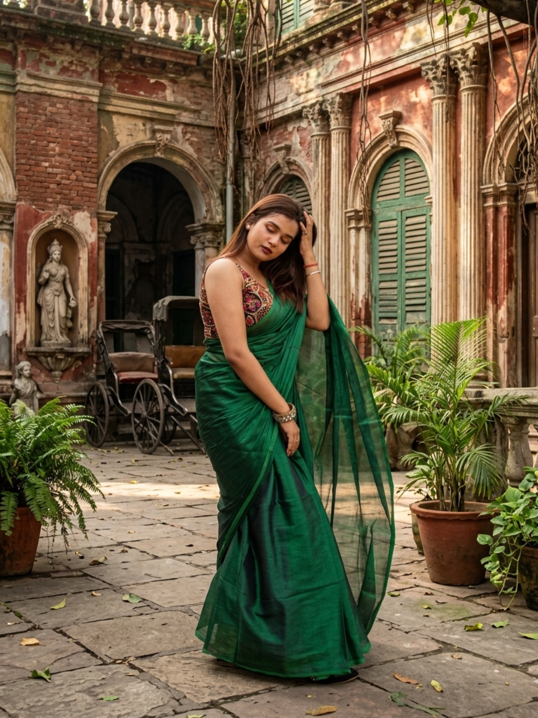 Aakar Hara Noor | Bottle Green Handloom Tissue Saree