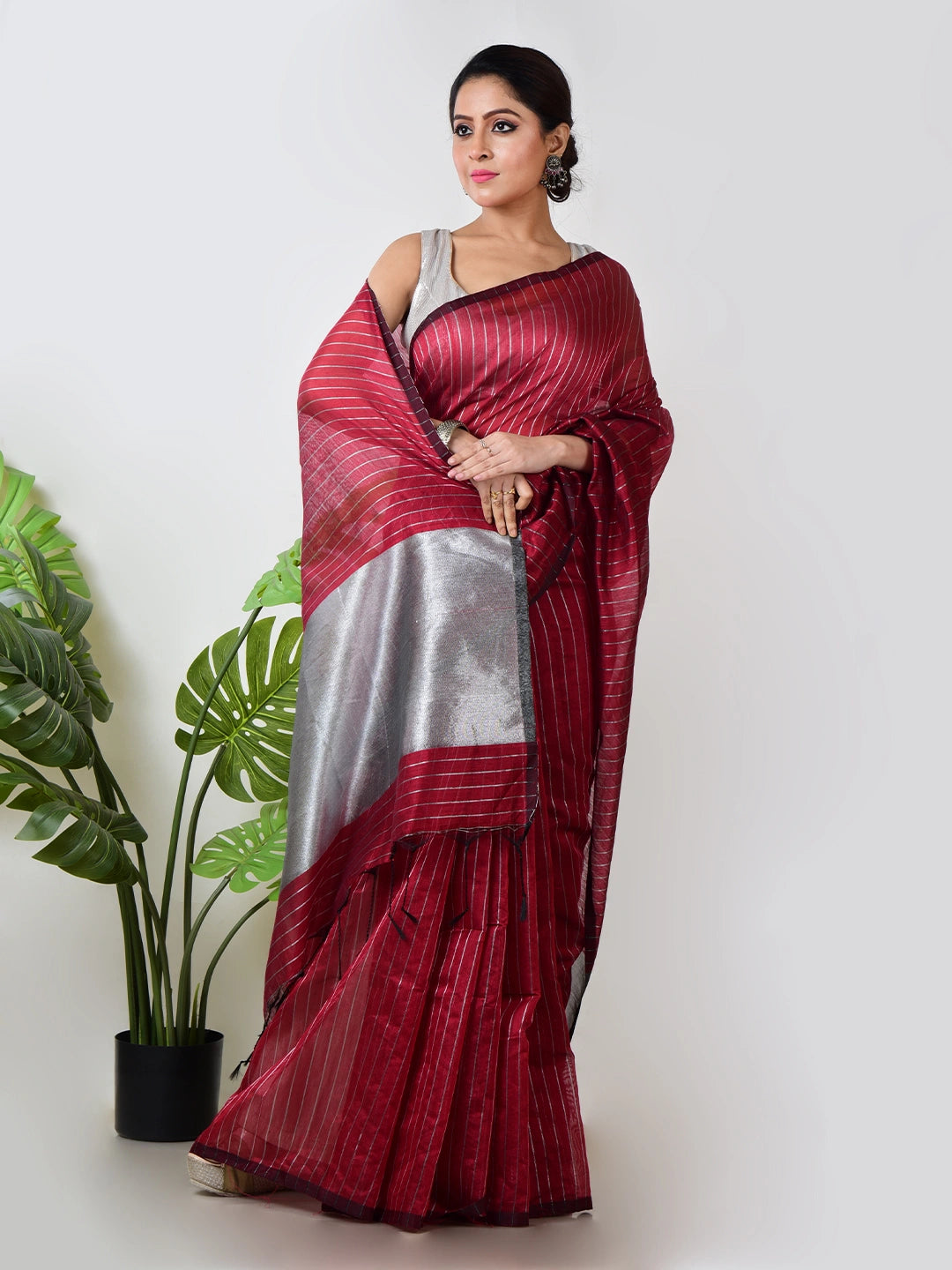 Kavi Kaavya | Red Handloom Linen Saree with White Zari Stripe