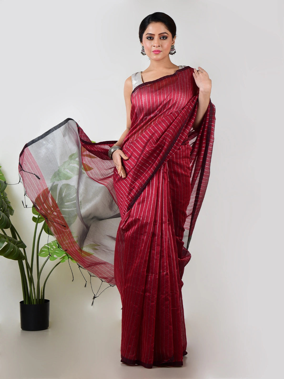 Kavi Kaavya | Red Handloom Linen Saree with White Zari Stripe