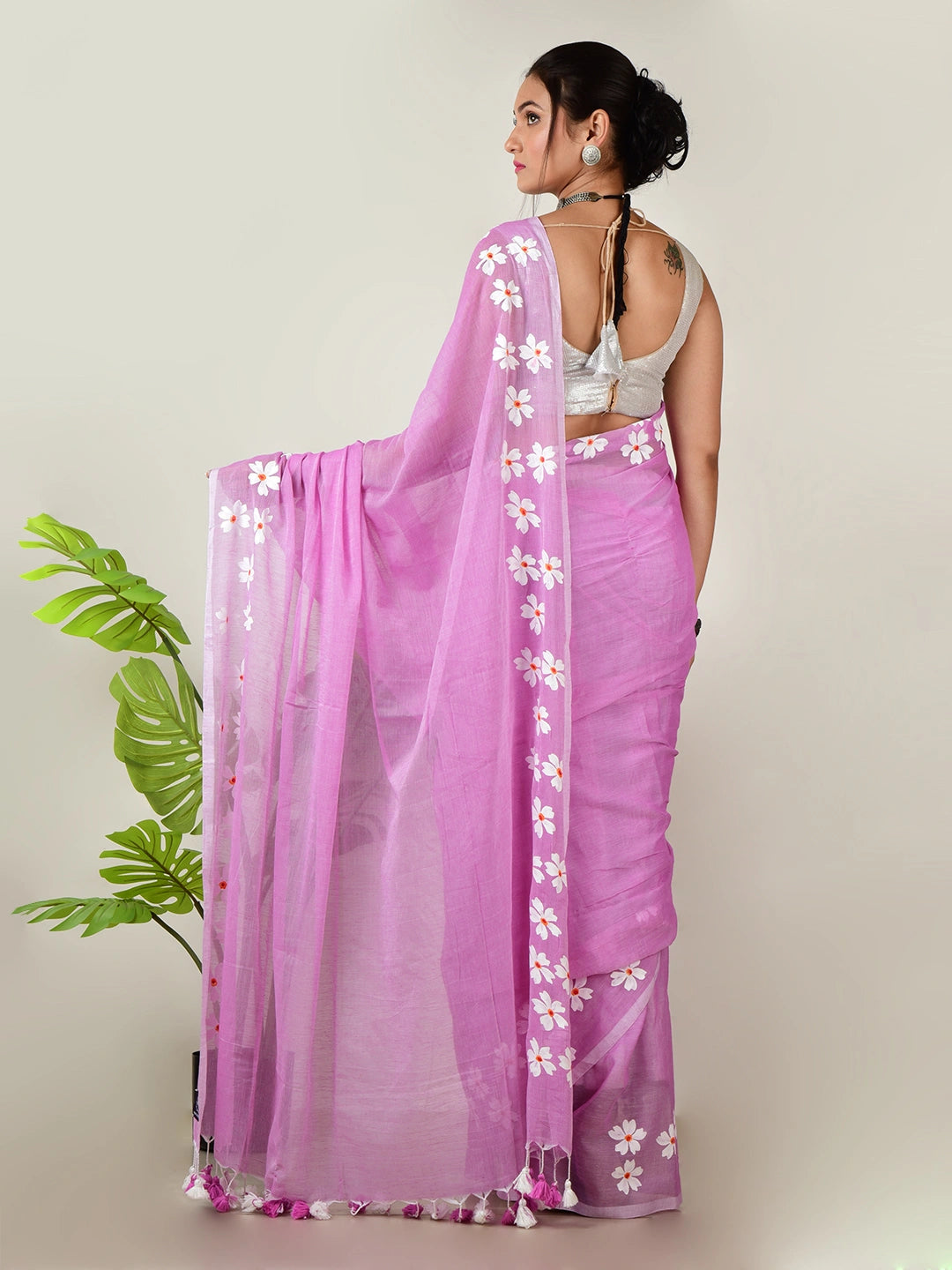 Gulabi Shaam | Dusty pink Handloom Cotton Saree with Delicate Handcrafted Floral Art