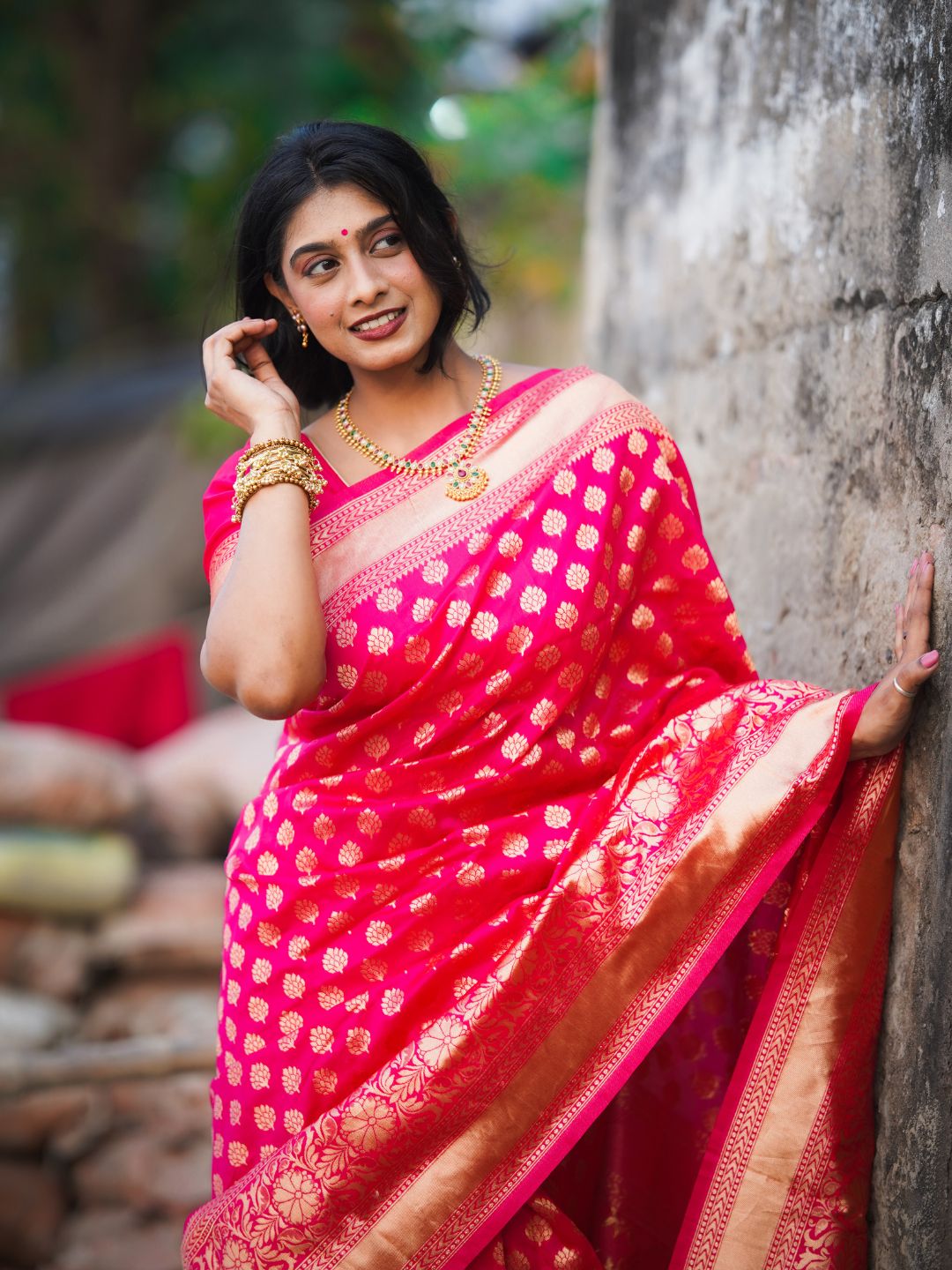 Gulabi Angan | Pink Handloom Banarsi Saree