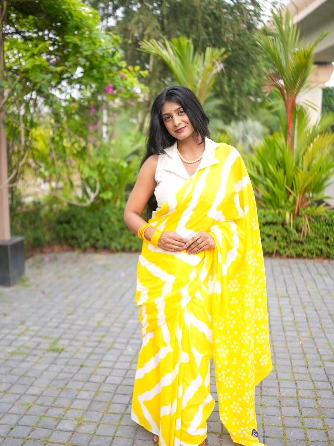 Sunehri Dhaara| Yellow Handloom Cotton Saree