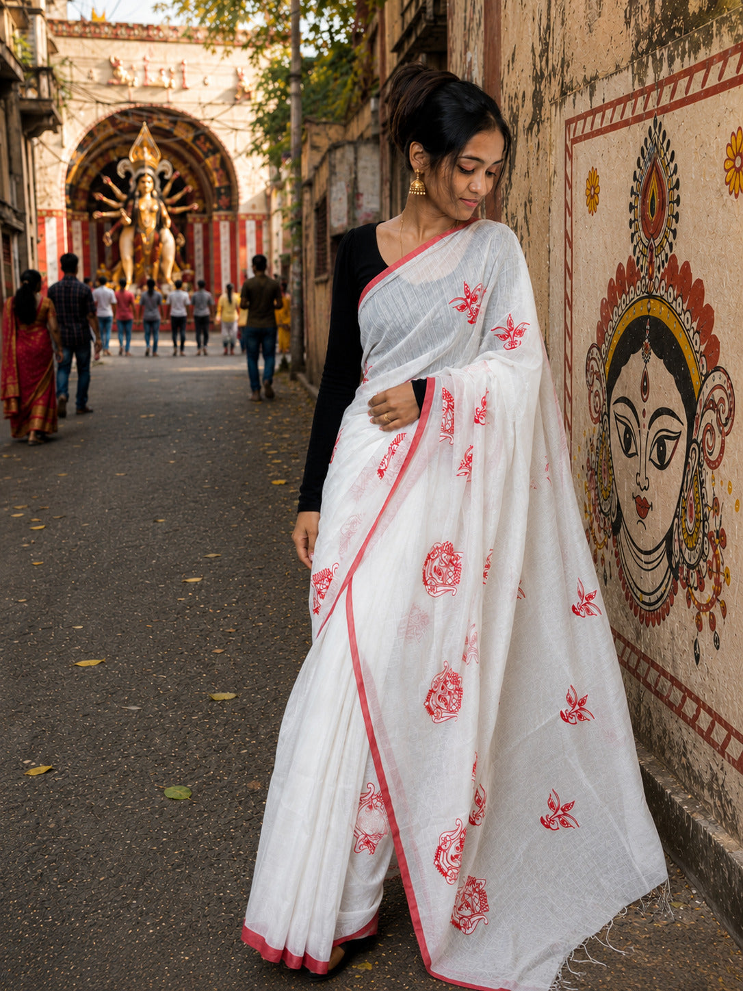 Aakar Durga Drishti | White Handloom Festive Saree