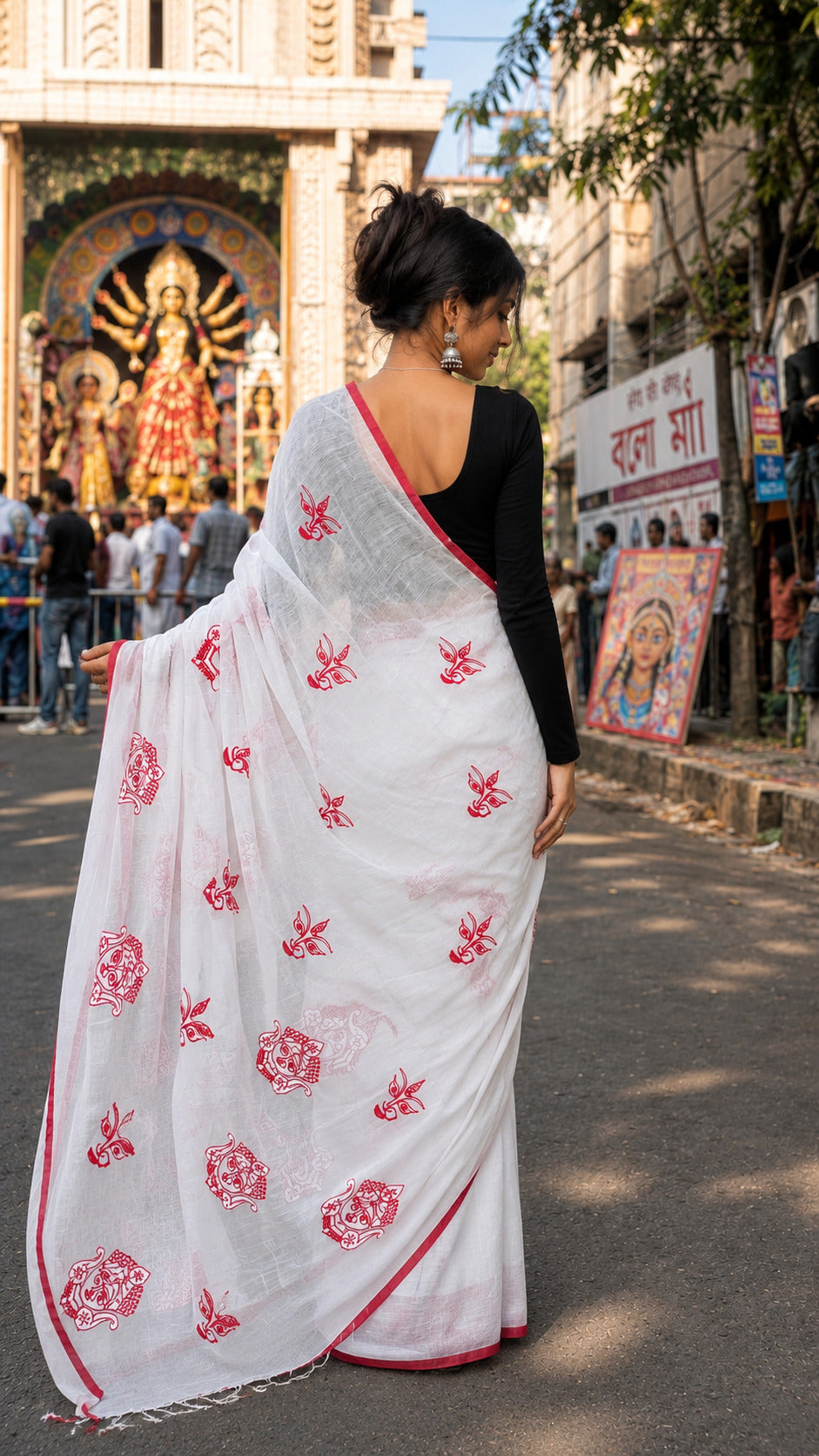 Aakar Durga Drishti | White Handloom Festive Saree