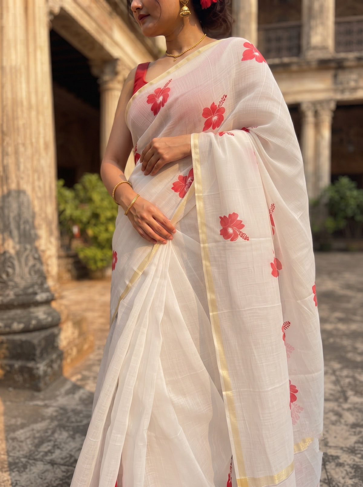 Aakar White Hibiscus Bloom Zari-Border Saree