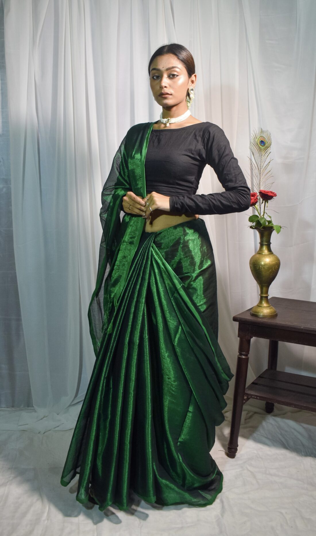 Aakar Bottel Green Tissue Saree With Unstitched Blouse Piece - Image 2