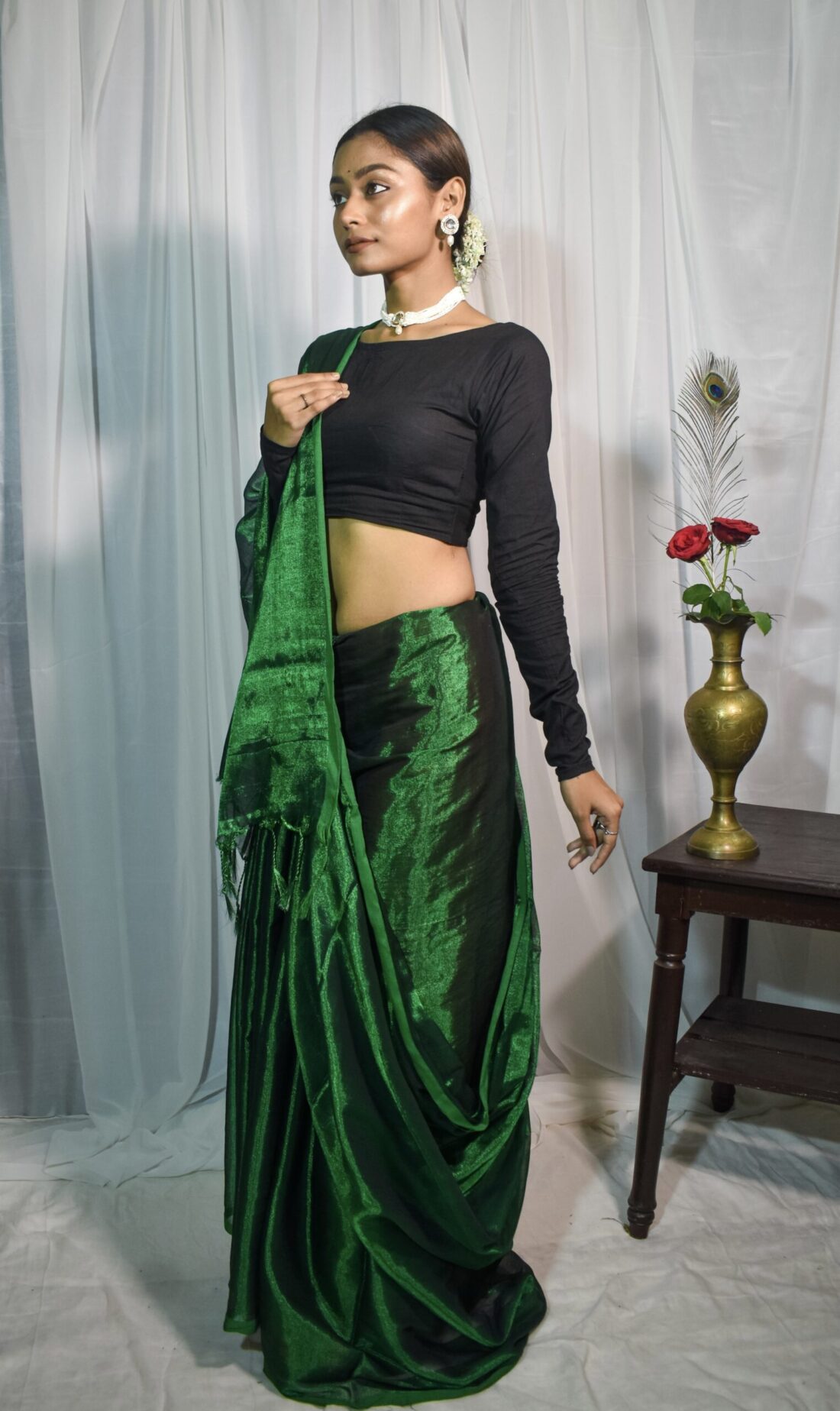 Aakar Bottel Green Tissue Saree With Unstitched Blouse Piece - Image 3