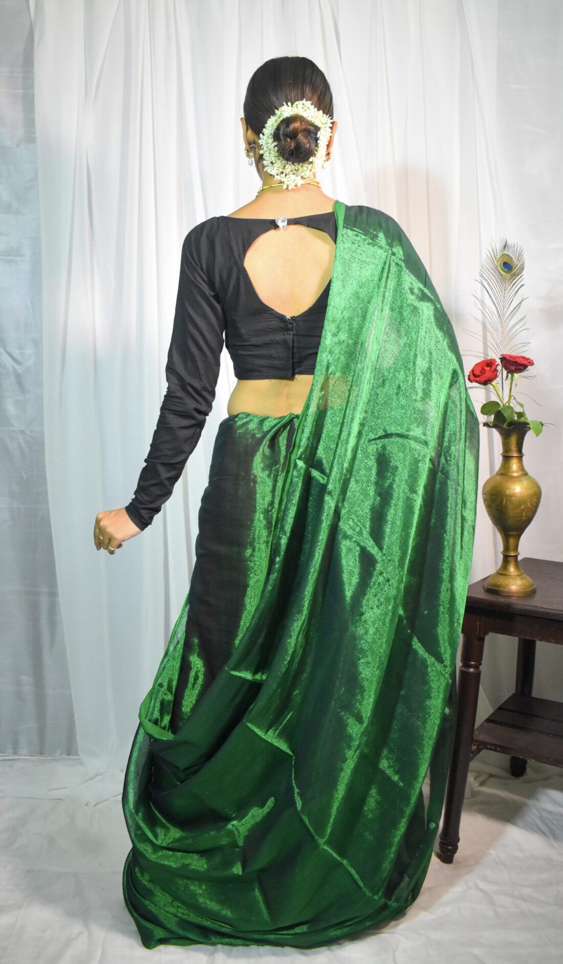 Aakar Bottel Green Tissue Saree With Unstitched Blouse Piece - Image 4