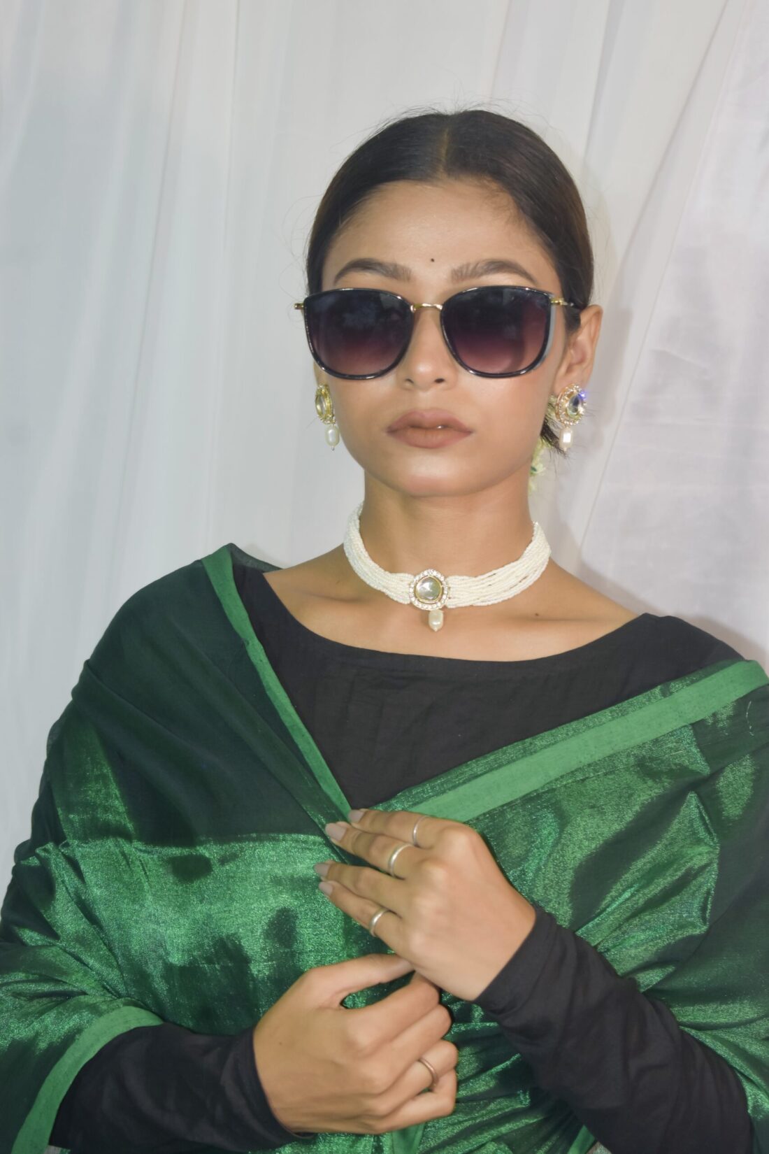 Aakar Bottel Green Tissue Saree With Unstitched Blouse Piece - Image 5