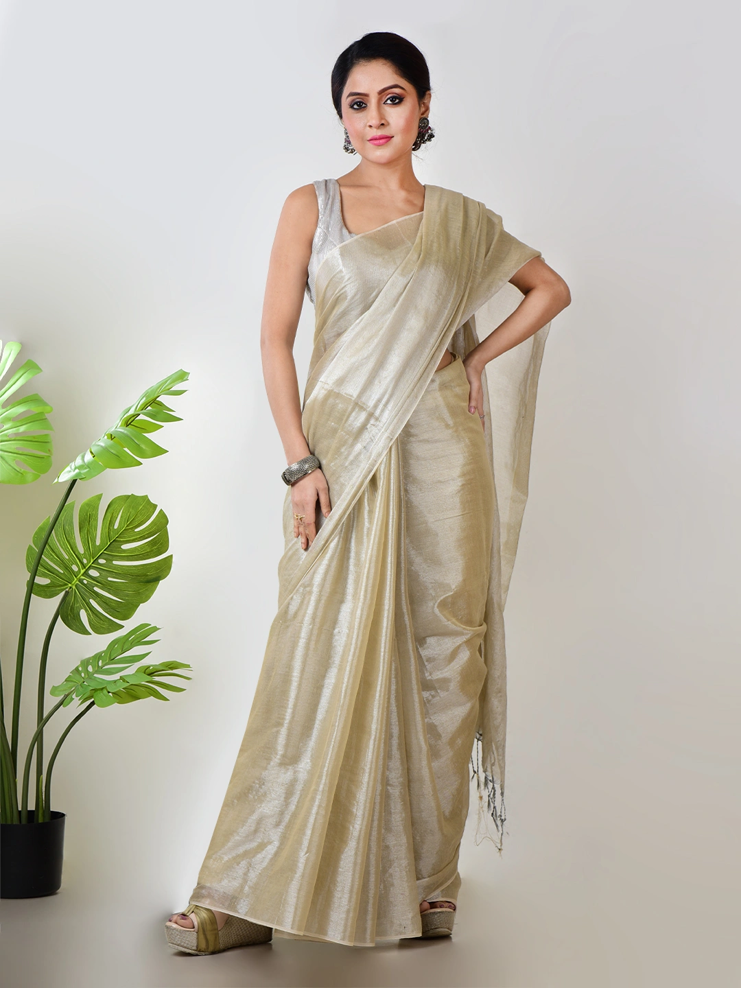 Creamy Glow | Ivory Handloom Tissue Saree